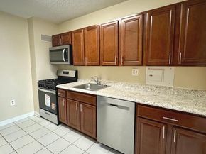 1225 Martha Custis Drive 807, Alexandria VA 22302