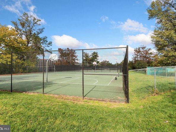 1225 Martha Custis Drive 807, Alexandria VA 22302