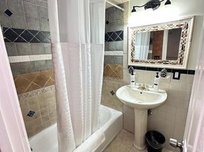 3739 Mark Drive, Alexandria VA 22305