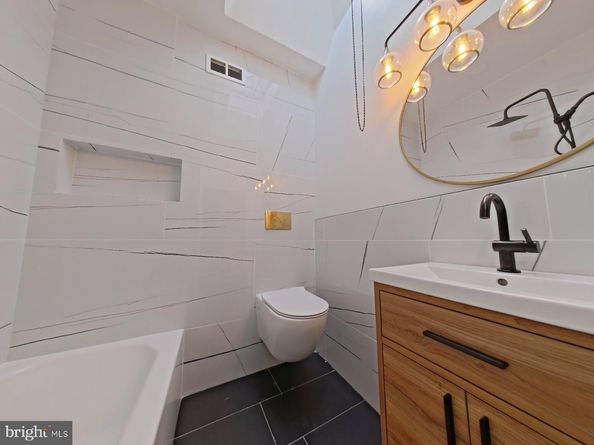 4622 Locust Street, Philadelphia PA 19139