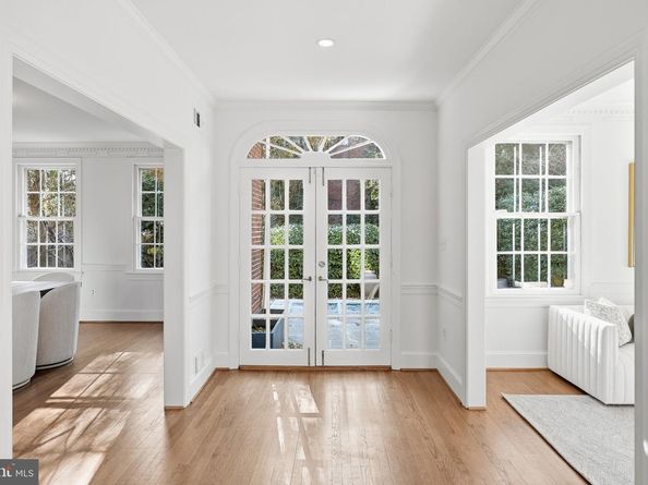 3402 R Street NW, Washington DC 20007