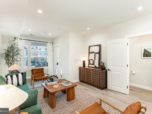 2116 4TH Street NE B, Washington DC 20002