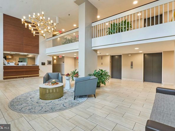 2300 Pimmit Drive 912, Falls Church VA 22043