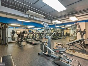 2300 Pimmit Drive 912, Falls Church VA 22043