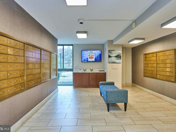 2300 Pimmit Drive 912, Falls Church VA 22043