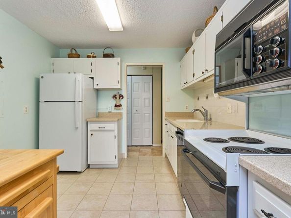 2300 Pimmit Drive 912, Falls Church VA 22043