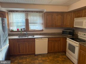 927 Bellevue Avenue, Penndel PA 19047