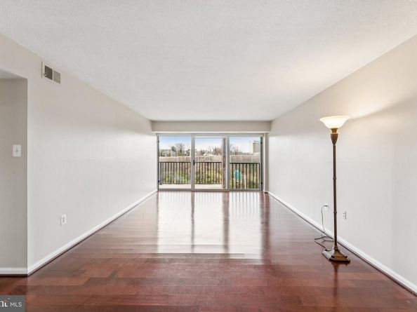 1300 Army Navy Drive 625, Arlington VA 22202