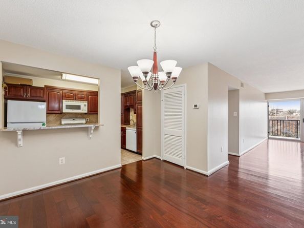 1300 Army Navy Drive 625, Arlington VA 22202