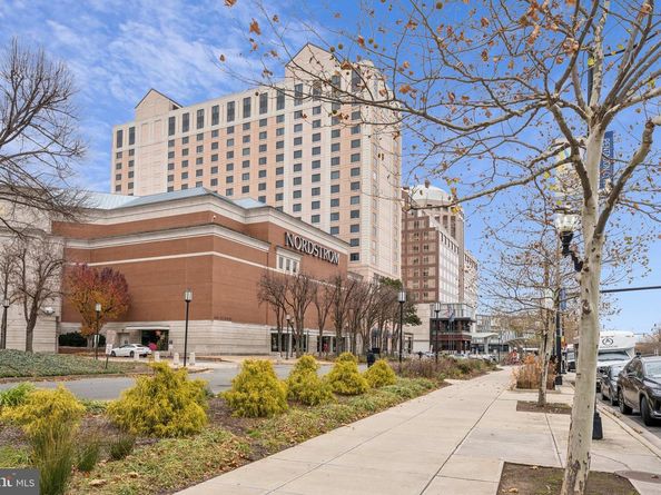 1300 Army Navy Drive 625, Arlington VA 22202