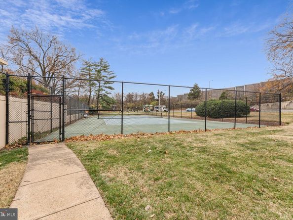 1300 Army Navy Drive 625, Arlington VA 22202