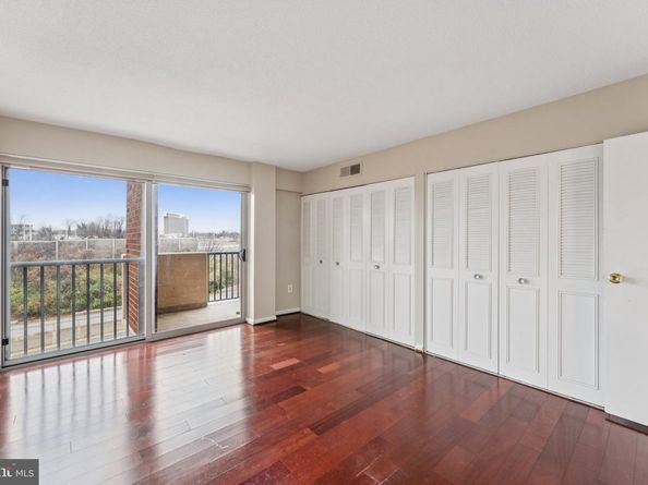 1300 Army Navy Drive 625, Arlington VA 22202