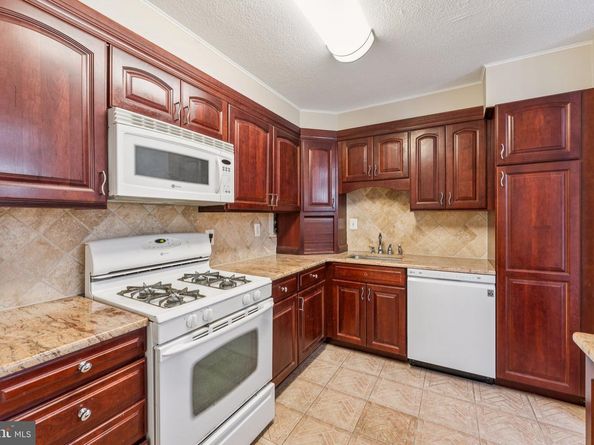 1300 Army Navy Drive 625, Arlington VA 22202