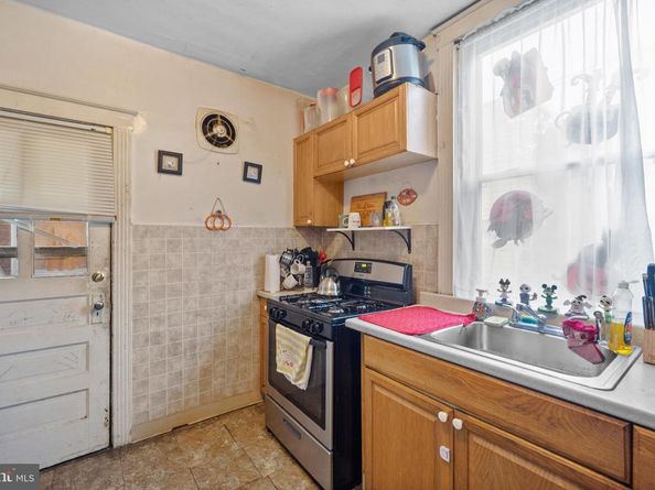 883 Brill Street, Philadelphia PA 19124
