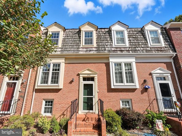 2732 Franklin Court, Alexandria VA 22302