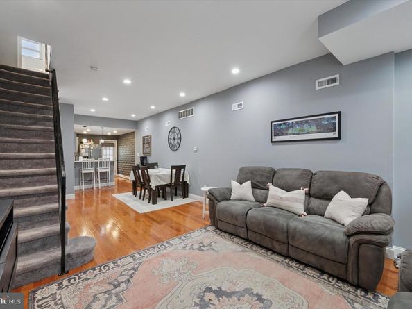2458 Cedar Street, Philadelphia PA 19125
