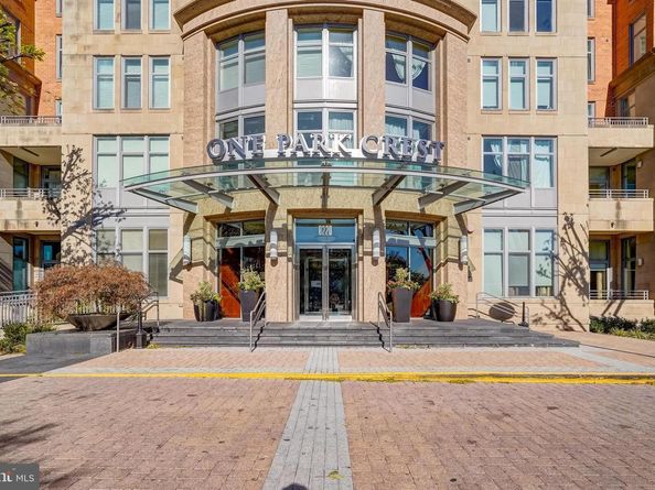 8220 Crestwood Heights Drive 708, Mclean VA 22102
