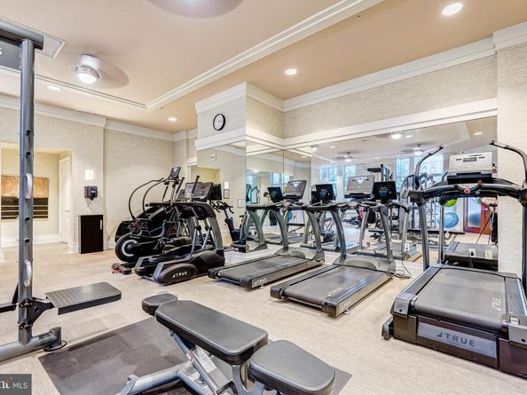 8220 Crestwood Heights Drive 708, Mclean VA 22102