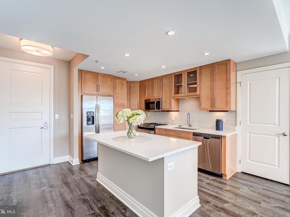 8220 Crestwood Heights Drive 708, Mclean VA 22102