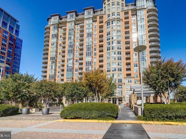 8220 Crestwood Heights Drive 708, Mclean VA 22102