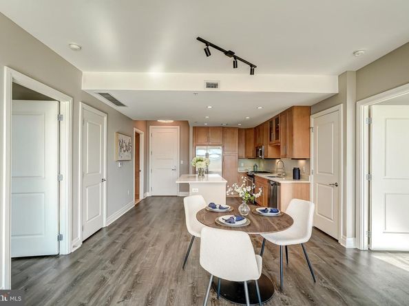 8220 Crestwood Heights Drive 708, Mclean VA 22102