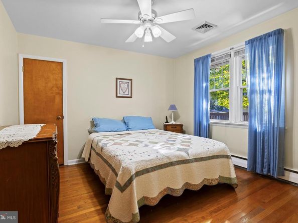2502 Grand Avenue, Holmes PA 19043