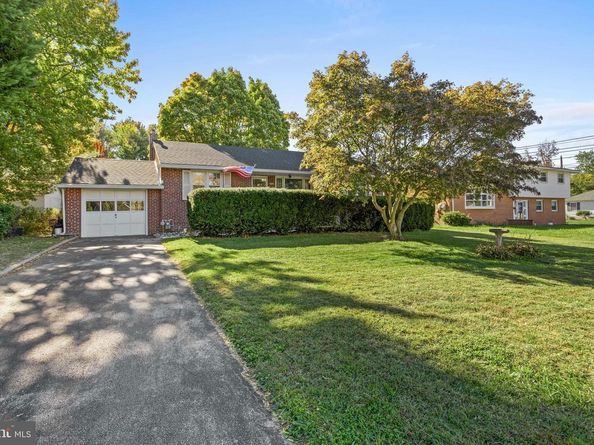 2502 Grand Avenue, Holmes PA 19043