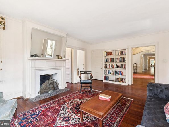 8600 Seminole Street, Philadelphia PA 19118