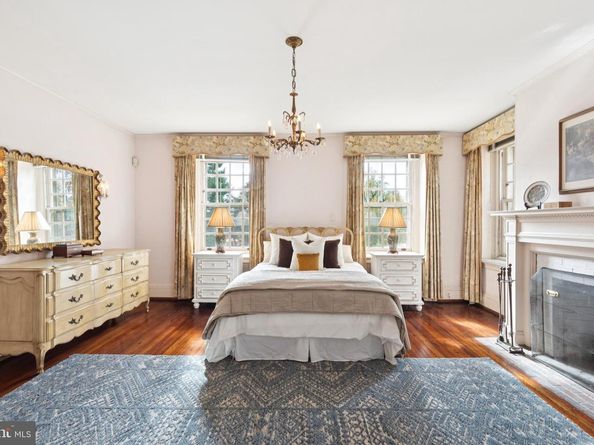 8600 Seminole Street, Philadelphia PA 19118