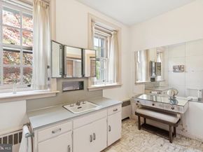 8600 Seminole Street, Philadelphia PA 19118