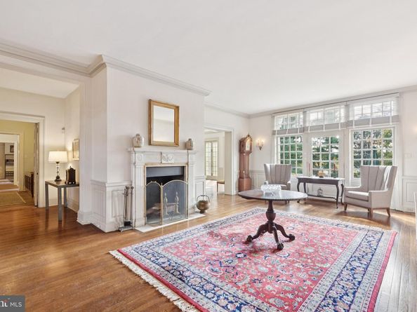 8600 Seminole Street, Philadelphia PA 19118