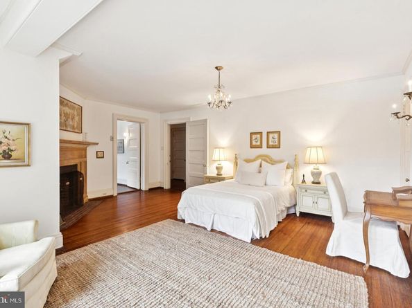 8600 Seminole Street, Philadelphia PA 19118