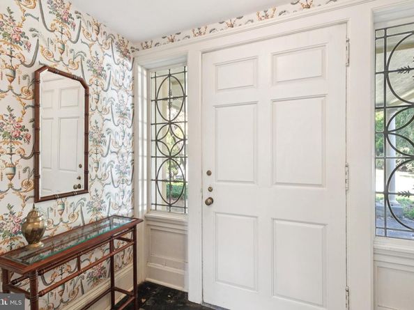 8600 Seminole Street, Philadelphia PA 19118