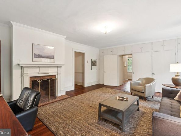 8600 Seminole Street, Philadelphia PA 19118