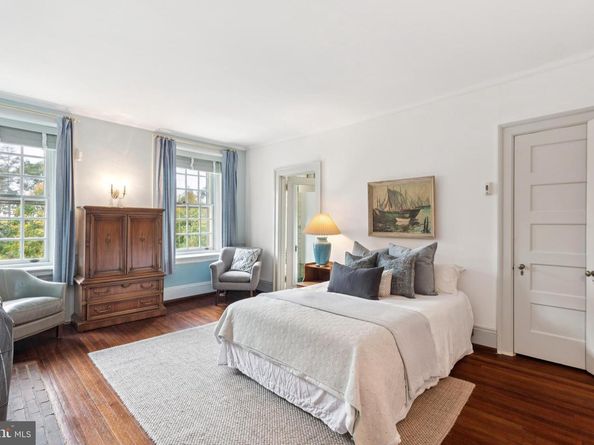 8600 Seminole Street, Philadelphia PA 19118