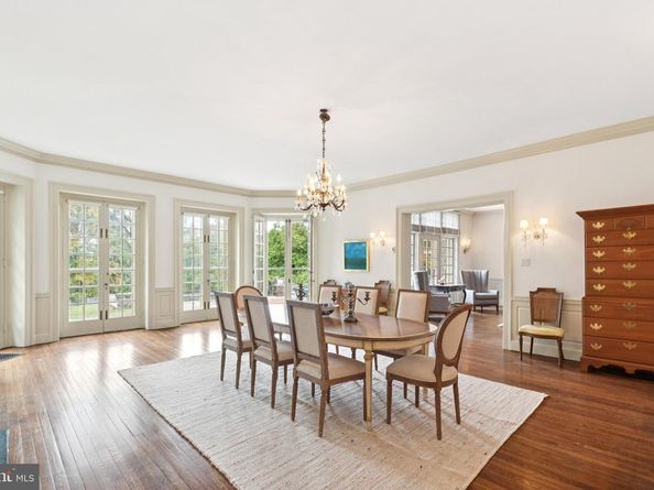 8600 Seminole Street, Philadelphia PA 19118