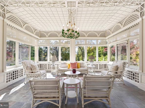 8600 Seminole Street, Philadelphia PA 19118