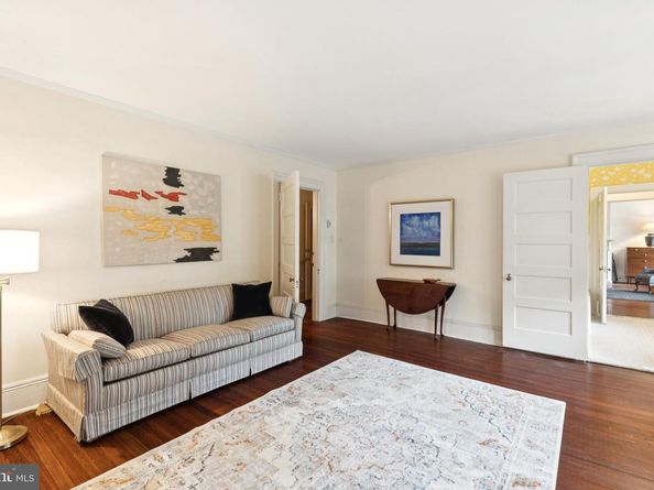 8600 Seminole Street, Philadelphia PA 19118