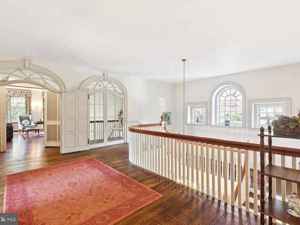 8600 Seminole Street, Philadelphia PA 19118