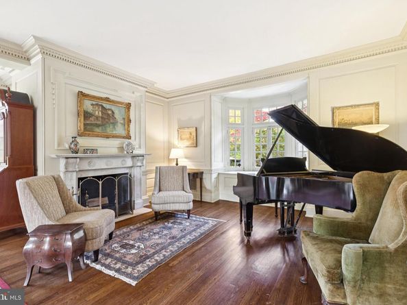 8600 Seminole Street, Philadelphia PA 19118