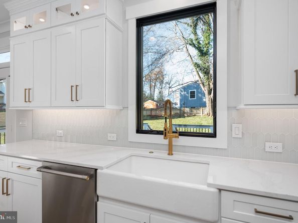 623 Echols Street SE, Vienna VA 22180
