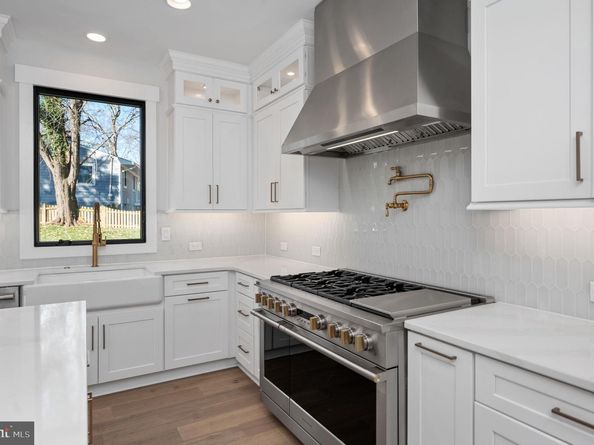 623 Echols Street SE, Vienna VA 22180
