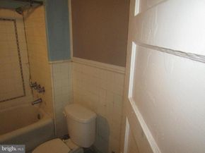 1827 W Rockland Street, Philadelphia PA 19141