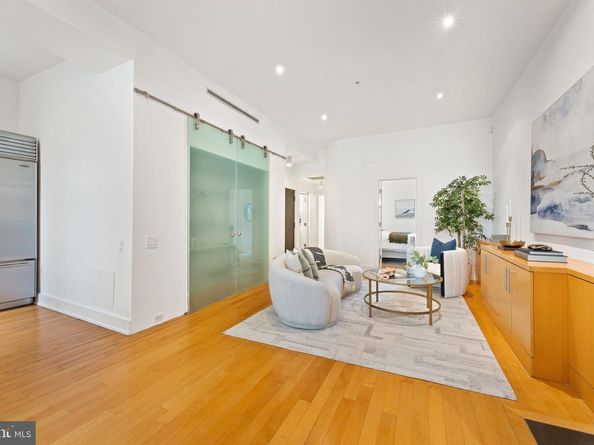 1516 R Street NW 3, Washington DC 20009