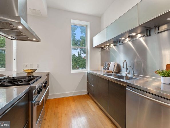 1516 R Street NW 3, Washington DC 20009