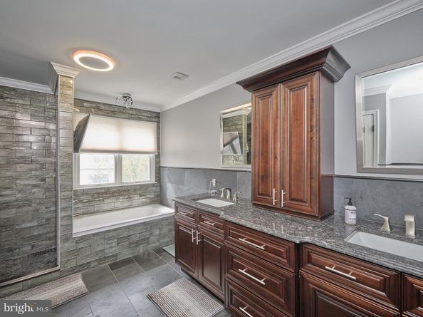 5281 Harrington Court, Doylestown PA 18902