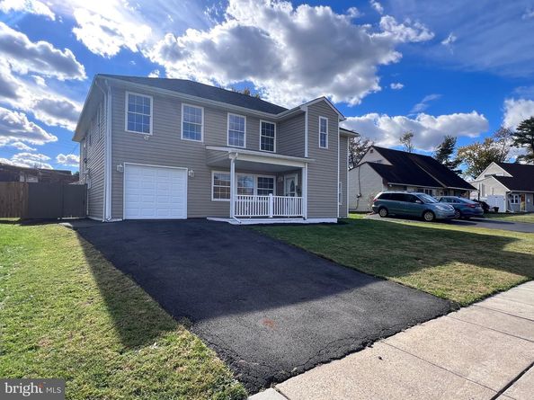 19 Prunewood Road, Levittown PA 19056