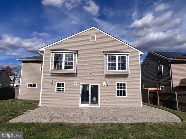 19 Prunewood Road, Levittown PA 19056