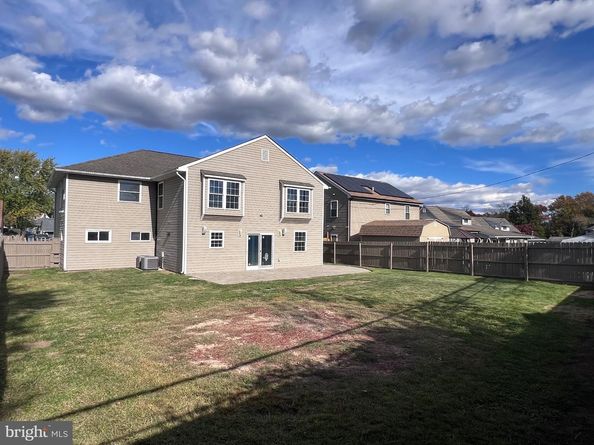19 Prunewood Road, Levittown PA 19056