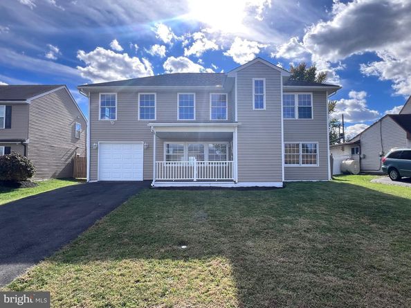 19 Prunewood Road, Levittown PA 19056